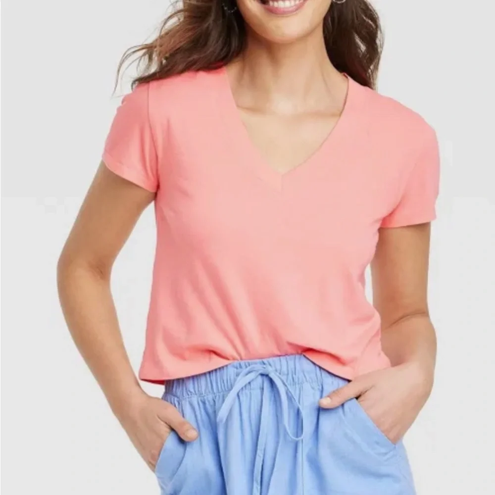 Universal Thread V-Neck T-Shirt - Picture 1 of 3